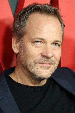 LOS ANGELES, ABD - 14 Kasım 2024: Peter Sarsgaard Paramount Theater 'daki 5 Eylül galasında 14 Kasım 2024, Los Angeles, CA
