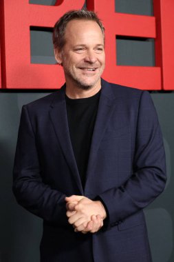 LOS ANGELES, ABD - 14 Kasım 2024: Peter Sarsgaard Paramount Theater 'daki 5 Eylül galasında 14 Kasım 2024, Los Angeles, CA