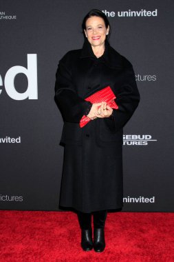 LOS ANGELES, ABD - 15 Kasım 2024: Meredith Salenger 15 Kasım 2024 tarihinde Los Angeles, CA 'da Mısır Tiyatrosu' nda Davetsiz Gösterim