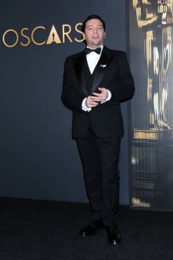 LOS ANGELES, ABD - 17 Kasım 2024: John Magaro Dolby Balo Salonu 'ndaki 2024 Vali Ödülleri' nde 17 Kasım 2024, Los Angeles, CA