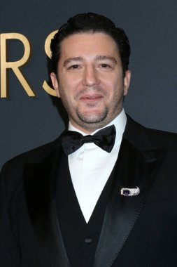 LOS ANGELES, ABD - 17 Kasım 2024: John Magaro Dolby Balo Salonu 'ndaki 2024 Vali Ödülleri' nde 17 Kasım 2024, Los Angeles, CA