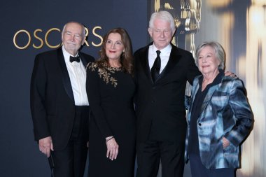 LOS ANGELES, ABD - 17 Kasım 2024: Michael G. Wilson, Barbara Brokoli, Richard Curtis, Juliet Taylor Dolby Balo Salonu 2024 Vali Ödülleri 'nde 17 Kasım 2024, Los Angeles, CA