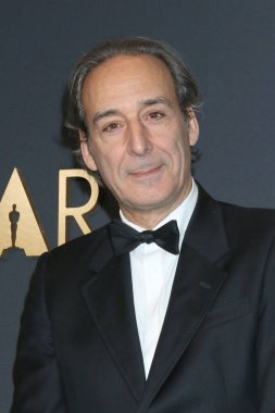 LOS ANGELES, ABD - 17 Kasım 2024: Alexandre Desplat Dolby Balo Salonu 2024 Valilik Ödülleri 'nde 17 Kasım 2024, Los Angeles, CA
