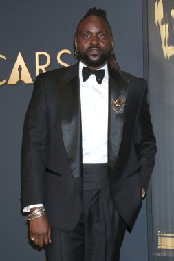 LOS ANGELES, ABD - 17 Kasım 2024: Brian Tyree Henry Dolby Balo Salonu 'ndaki 2024 Vali Ödülleri' nde 17 Kasım 2024