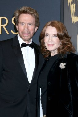 LOS ANGELES, ABD - 17 Kasım 2024: Jerry Bruckheimer, Linda Bruckheimer Dolby Ballroom 'daki 2024 Vali Ödülleri' nde 17 Kasım 2024, Los Angeles, CA