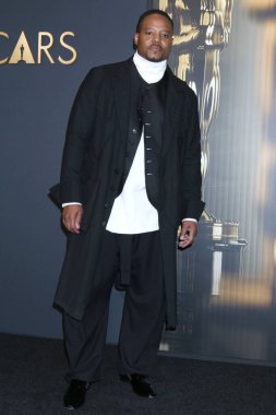 LOS ANGELES, ABD - 17 Kasım 2024: Titus Kaphar, Dolby Balo Salonu 2024 Vali Ödülleri 'nde 17 Kasım 2024, Los Angeles, CA