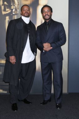 LOS ANGELES, ABD - 17 Kasım 2024: Titus Kaphar, Andre Holland Dolby Balo Salonu 'ndaki 2024 Vali Ödülleri' nde 17 Kasım 2024, CA