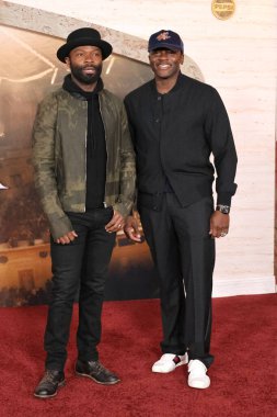 LOS ANGELES, ABD - 18 Kasım 2024: David Oyelowo, Derek Luke TCL Çin Tiyatrosu 'ndaki Gladyatör II Los Angeles Premiere' de 18 Kasım 2024, Los Angeles, CA