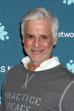 Christian LeBlanc, Molly Wolveck Sanat Sergisi 'nde ALS Araştırma ve Bakım yararına 23 Kasım 2024' te Batı Hollywood, CA