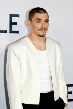 LOS ANGELES, ABD - 14 Ekim 2024: Kyle Gallner 14 Ekim 2024 'te Los Angeles Parmount Tiyatrosu' ndaki Smile 2 Los Angeles galasında