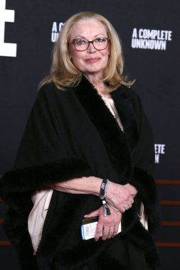 SAN DIEGO, ABD - 10 Aralık 2024: Cathy Moriarty A Complete Unknown Los Angeles Premiere at TCL Chinese Theater IMAX 10 Aralık 2024, Los Angeles, CA