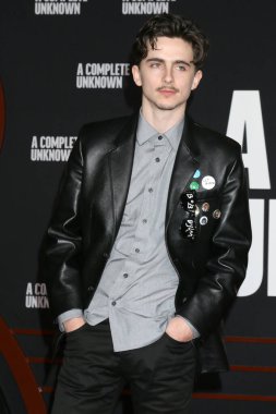 SAN DIEGO, ABD - 10 Aralık 2024: Timothee Chalamet A Complete Unknown Los Angeles Premiere at TCL Chinese Theater IMAX 10 Aralık 2024, Los Angeles, CA