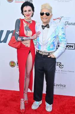 Adrien Skye, Corey Feldman Hollywood Paladyumu 'ndaki Janie Grammy Ödülleri İzleme Partisi' nde 2 Şubat 2025 'te Los Angeles, CA
