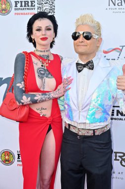 Adrien Skye, Corey Feldman Hollywood Paladyumu 'ndaki Janie Grammy Ödülleri İzleme Partisi' nde 2 Şubat 2025 'te Los Angeles, CA
