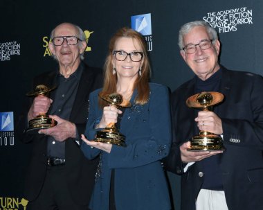 Christopher Lloyd, Lea Thompson, Bob Gale, Universal Hilton Hotel 'deki 2025 Saturn Ödülleri Basın Odası' nda 2 Şubat 2025, Los Angeles, CA
