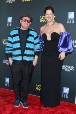 Bobcat Goldthwait, Pollyanna McIntosh, 2 Şubat 2025 'te Universal Hilton Hotel' e gelen Saturn Ödülleri 'nde, CA