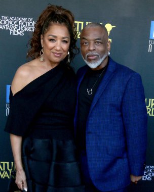 Stephanie Burton, LeVar Burton 2025 Saturn Ödülleri 'nde Universal Hilton Oteli' ne 2 Şubat 2025 'te ulaştı.