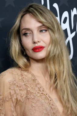 Angelina Jolie, Barker Hanger 'daki 2025 Eleştirmen Seçimi Ödülleri' nde 7 Şubat 2025, Santa Monica, CA