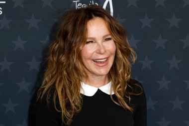Jennifer Grey, Barker Hanger 'daki 2025 Eleştirmen Seçimi Ödülleri' nde 7 Şubat 2025, Santa Monica, CA
