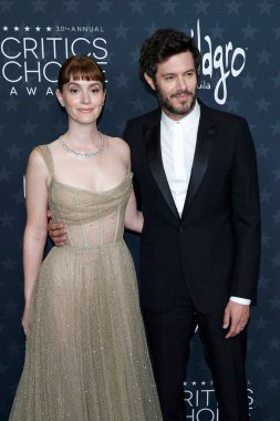 Leighton Meester, Adam Brody Barker Hanger 'da 2025 Eleştirmen Seçimi Ödülleri' nde 7 Şubat 2025 'te Santa Monica, CA