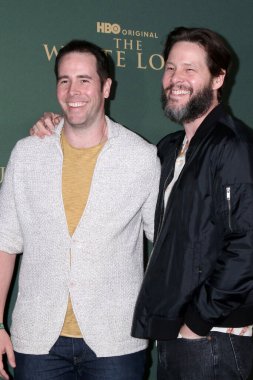 Jon Barinholtz, Ike Barinholtz, Paramount Stüdyoları 'nda 3. Sezon 3.