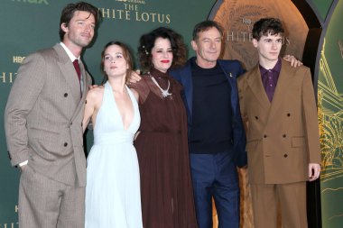 Patrick Schwarzenegger, Sarah Catherine Hook, Sam Nivola, Jason Isaacs Paramount Stüdyoları 'nda 3.