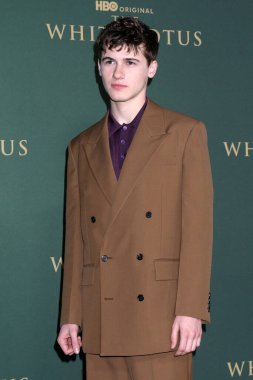 Sam Nivola, Beyaz Lotus Sezon 3 Bölüm 3 Paramount Stüdyoları 'nda 10 Şubat 2025, Los Angeles, CA