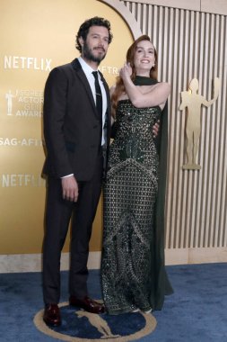 Adam Brody, Leighton Meester 31. SAG Ödülleri - Shrine Konser Salonu 'na 23 Şubat 2025' te Los Angeles, CA