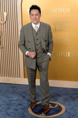 John M. Chu, 31. SAG Ödülleri 'nde 23 Şubat 2025' te Los Angeles 'taki Shrine Konser Salonu' na geldi.