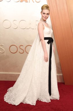 Elle Fanning, Dolby Tiyatrosu 'ndaki 97. Yıllık Akademi Ödülleri' nde 2 Mart 2025, Los Angeles, CA