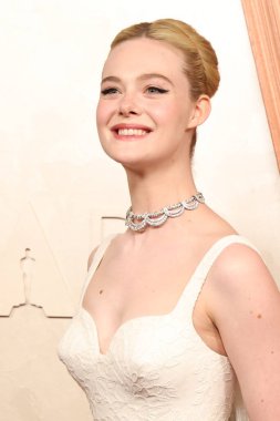 Elle Fanning, Dolby Tiyatrosu 'ndaki 97. Yıllık Akademi Ödülleri' nde 2 Mart 2025, Los Angeles, CA