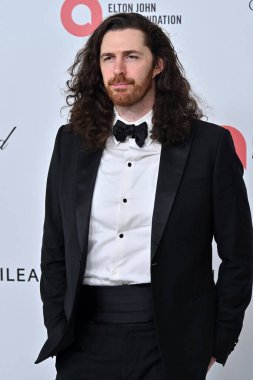 Hozier, West Hollywod Park 'taki Elton John Akademi Ödülleri İzleme Partisi' nde 2 Mart 2025 'te W Hollywood, CA