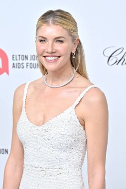 Amanda Kloots, Elton John Akademi Ödülleri İzleme Partisi Batı Hollywood Park 'ta 2 Mart 2025, W Hollywood, CA