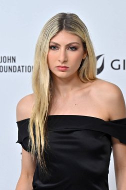 Elton John Akademisi Ödül Töreni 'nde Blu DeTiger 2 Mart 2025' te Batı Hollywood Park 'ta W Hollywood, CA