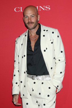 Johnny Wujek, Clarins ICONS etkinliğinde 21 Mart 2025 tarihinde Los Angeles, CA