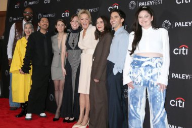 Carl Clemons-Hopkins, Rose Abdoo, Mark Indelicato, Hannah Einbinder, Jean Smart, Paul W. Downs, Megan Stalter PaleyFEST 2025 - Dolby Tiyatrosu 'ndaki hackerlar 28 Mart 2025, Los Angeles, CA
