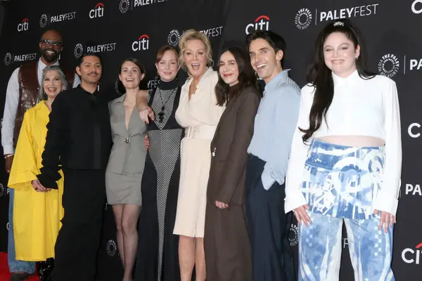Carl Clemons-Hopkins, Rose Abdoo, Mark Indelicato, Hannah Einbinder, Jean Smart, Paul W. Downs, Megan Stalter PaleyFEST 2025 - Dolby Tiyatrosu 'ndaki hackerlar 28 Mart 2025, Los Angeles, CA