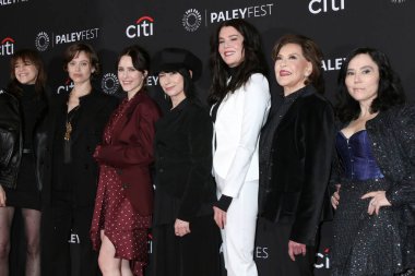 Charlotte Gainsbourg, Lou de Laage, Rachel Brosnahan, Amy Sherman-Palladino, Lauren Graham, Kelly Bishop, Alex Borstein PaleyFEST 2025 - Dolby Tiyatrosu 'ndaki Amy Sherman-Palladino Çoklu Evreni