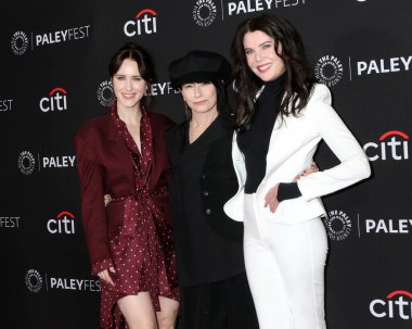 Rachel Brosnahan, Amy Sherman-Palladino, Lauren Graham PaleyFEST 2025 - Dolby Tiyatrosu 'ndaki Amy Sherman-Palladino Çoklu Evreni 29 Mart 2025, Los Angeles, CA