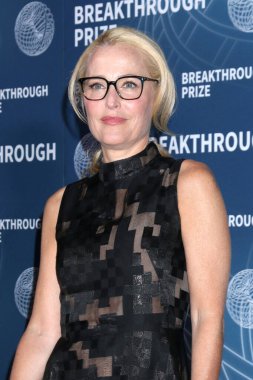 Gillian Anderson, Barker Hanger 'da 11. Buluş Ödülleri' nde 6 Nisan 2025 'te Santa Monica, CA