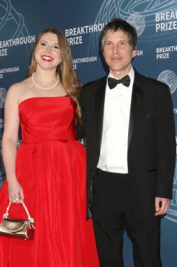 Hannele Ruohola-Baker, David Baker Barker Hanger 'da 6 Nisan 2025' te 11.