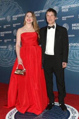 Hannele Ruohola-Baker, David Baker Barker Hanger 'da 6 Nisan 2025' te 11.