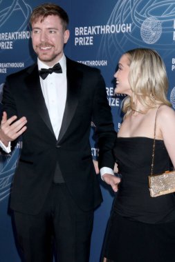 Jimmy Donaldson namı diğer Bay Beast, Thea Booysen 6 Nisan 2025 'te Barker Hanger' da 11.