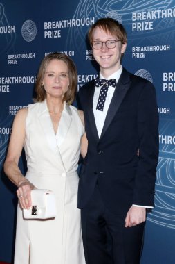 Jodie Foster, Christopher Kit Bernard Foster Barker Hanger 'da 11. Buluş Ödülü' nde 6 Nisan 2025 'te, Santa Monica, CA