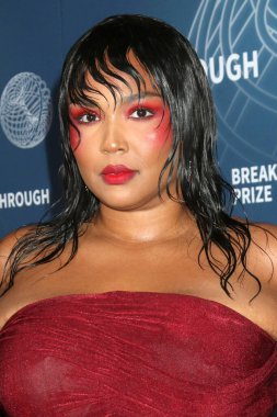 Lizzo, Barker Hanger 'da 11. Buluş Ödülleri' nde 6 Nisan 2025 'te Santa Monica, CA