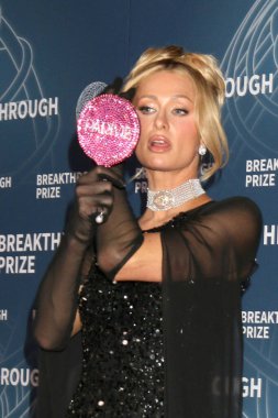 Paris Hilton, Barker Hanger 'da 11. Buluş Ödülleri' nde 6 Nisan 2025 'te Santa Monica, CA