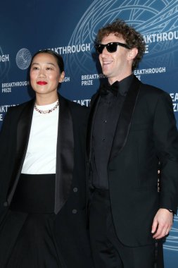 Priscilla Chan, Mark Zuckerberg Barker Hanger 'da 11. Buluş Ödülleri' nde 6 Nisan 2025 'te Santa Monica, CA