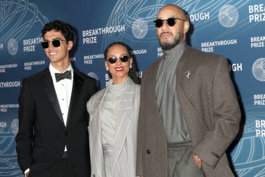 Taj Gillin, Alicia Keys, Swizz Beatz Barker Hanger 'da 11. Buluş Ödülleri' nde 6 Nisan 2025, Santa Monica, CA