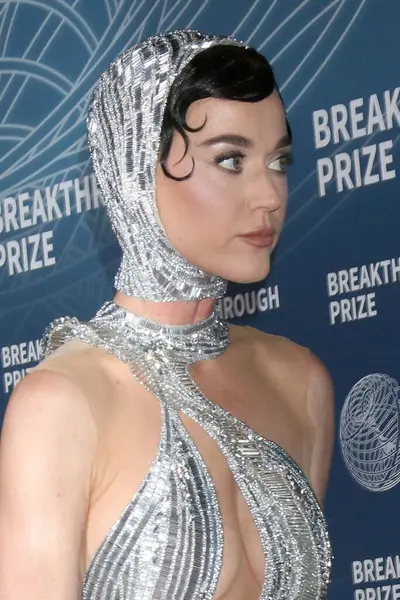 Katy Perry Barker Hanger 'da 11. Buluş Ödülleri' nde 6 Nisan 2025 'te Santa Monica, CA
