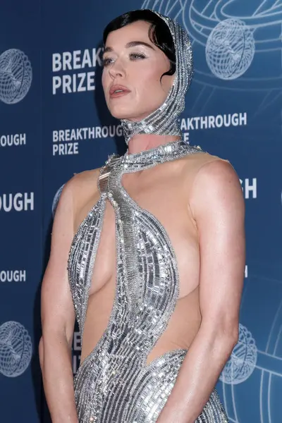 Katy Perry Barker Hanger 'da 11. Buluş Ödülleri' nde 6 Nisan 2025 'te Santa Monica, CA